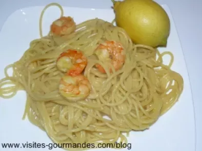 Spaghettis aux crevettes sauce coco safrané et zestes de citron. - photo 2