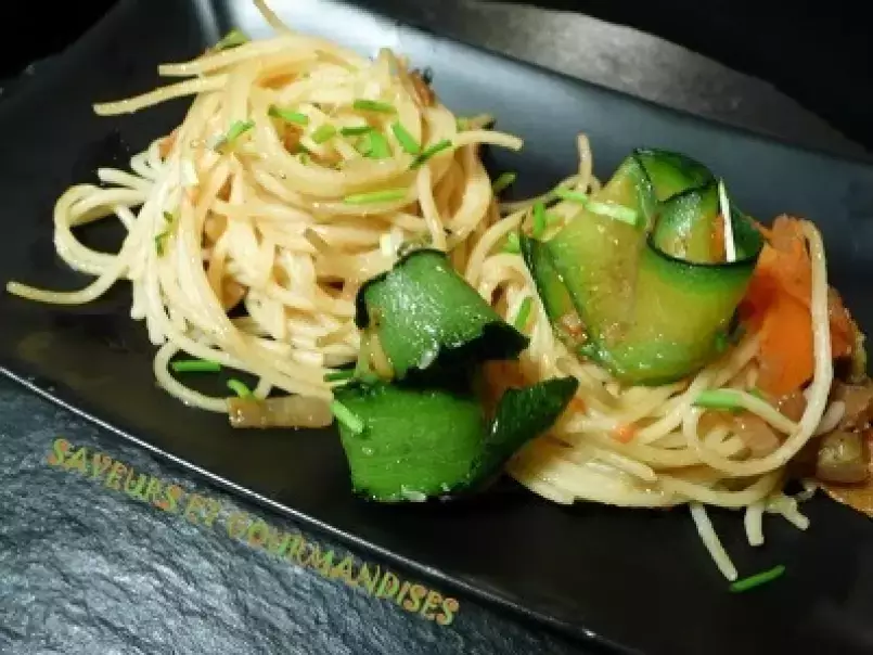 Spaghettis aux tagliatelles de légumes épicés. - photo 2