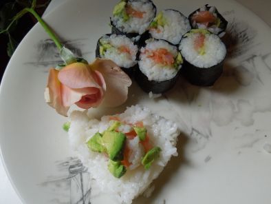 Sushi au Saumon & Avocat evec appareil easy sushi