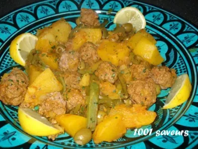 Tajine aux boulettes de viande (keftas), pommes de terre et poivrons