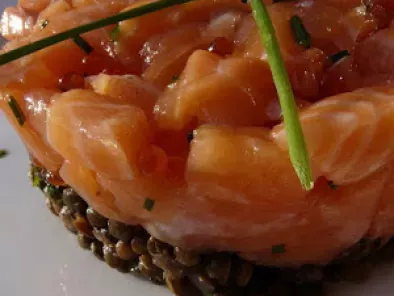 Tartare de saumon aux lentilles vertes du Puy et croquettes de lentilles