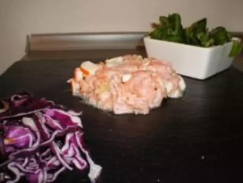 Tartare de saumon, surimi et crevettes - photo 2