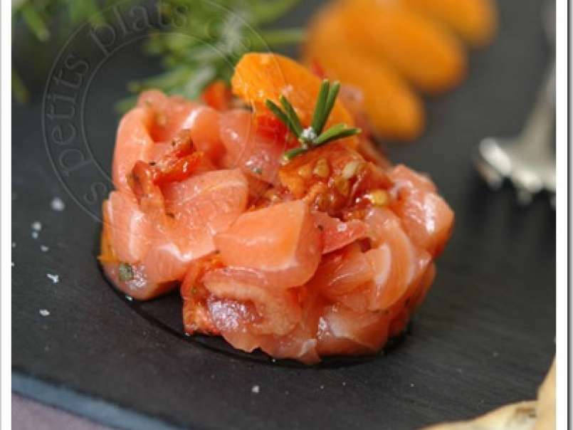 Tartare de saumon, tomates confites et clémentines