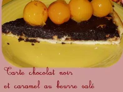Tarte au Chocolat noir et Caramel au Beurre Salé sur lit de Cajou
