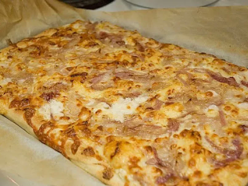 Tarte-pizza aux oignons et aux trois fromages - photo 2