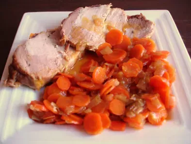 Tendre rôti de porc et ses petites carottes à l'orange. - photo 2