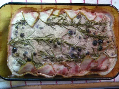Terrine d'orignal au cidre de glace, avelines, morilles, bleuets séchés, poivre rose. - photo 5
