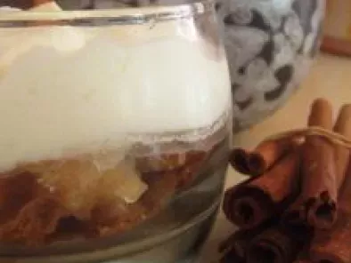 Tiramisu pomme-spéculos & sauce au caramel beurre salé