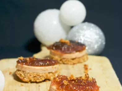Toasts foie gras pain d'épices et gelée de figues