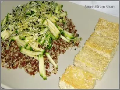 Tofu au sésame et sa salade de quinoa, courgette et graines germées