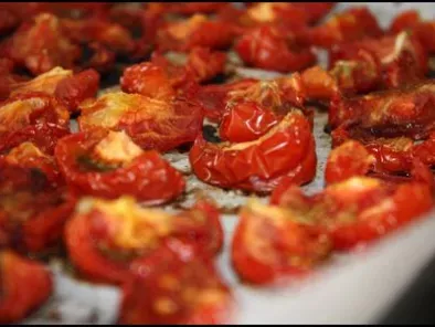 Tomates confites à l'ail et au basilic