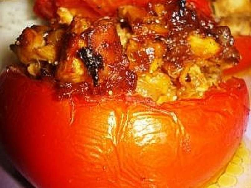 Tomates farcies revisitées (au poulet et oignons confits)