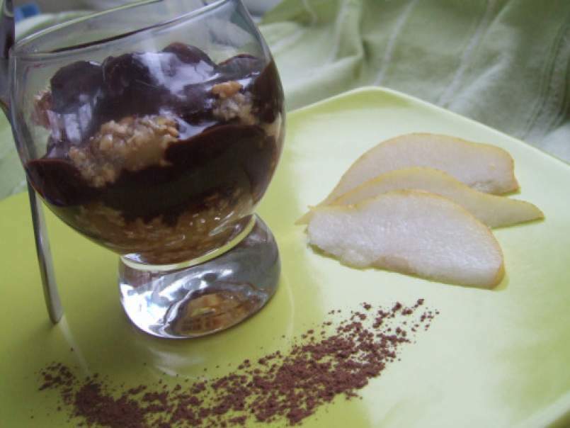 Verrines aux poires caramélisées, cacahuètes et sauce chocolat - photo 2