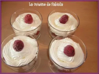Verrines rapide de framboise à la crème pâtissière et chantilly - photo 2