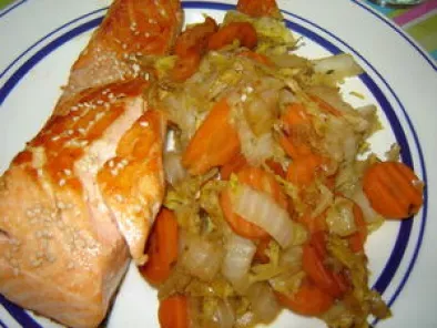 Wok de légumes et saumon grillé au sésame