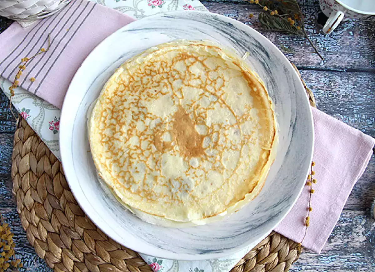 Les symboles et superstitions: pièce d'or et chandelles