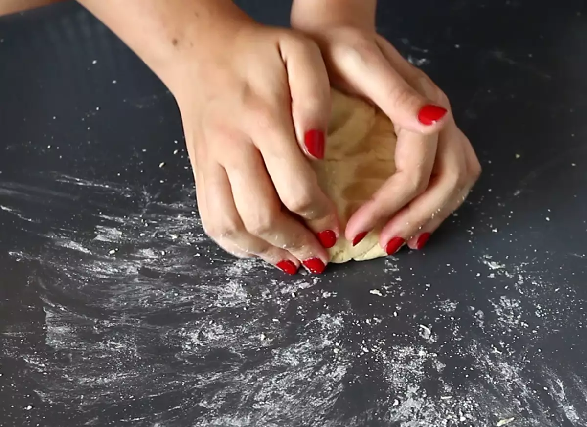 2. Pétrir la pâte