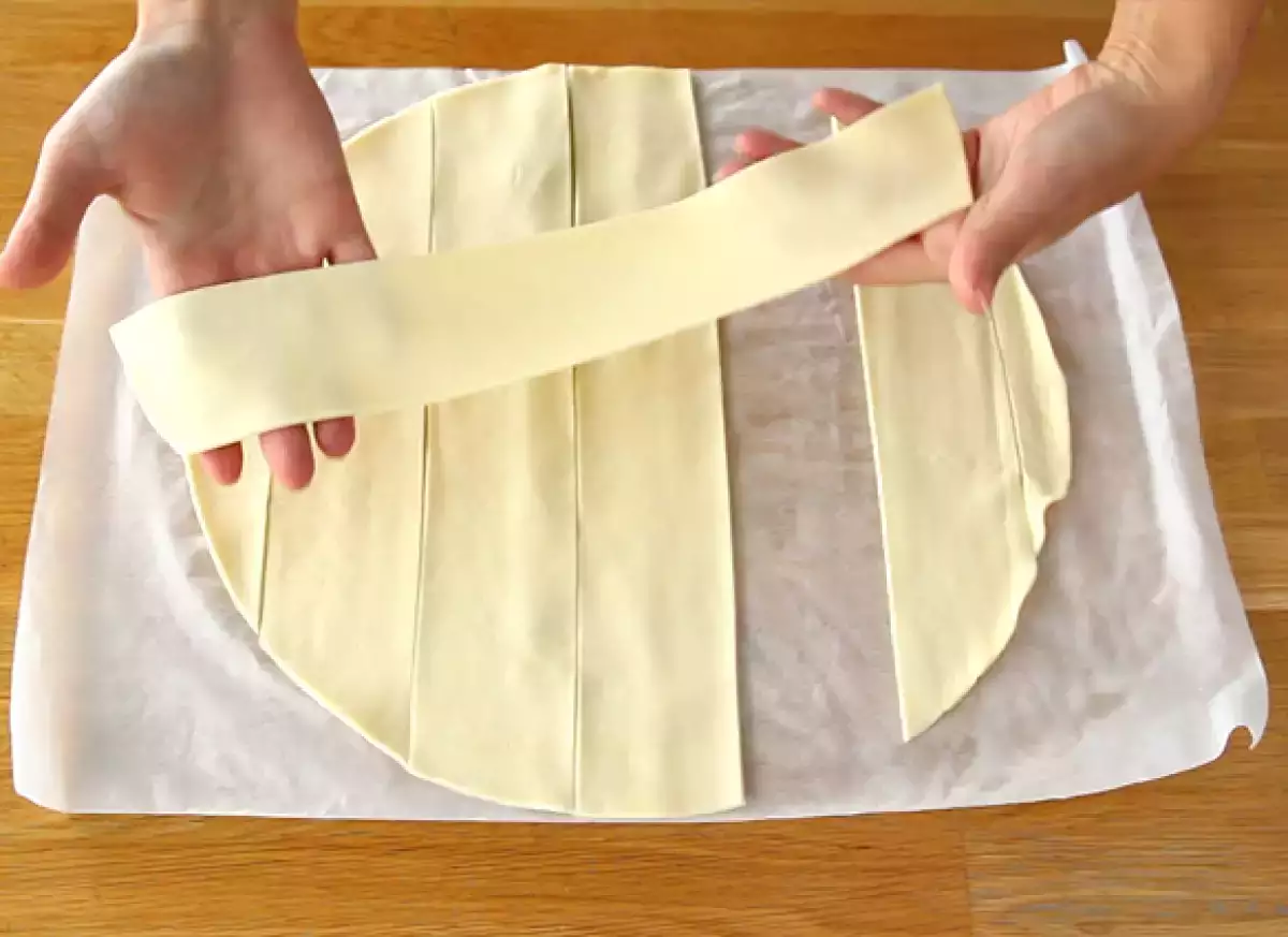 Étape 2: des bandes régulières et une couche fine de confiture