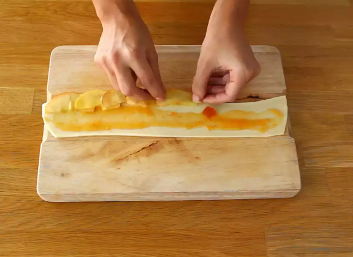 Étape 3: disposer les pommes comme des pétales