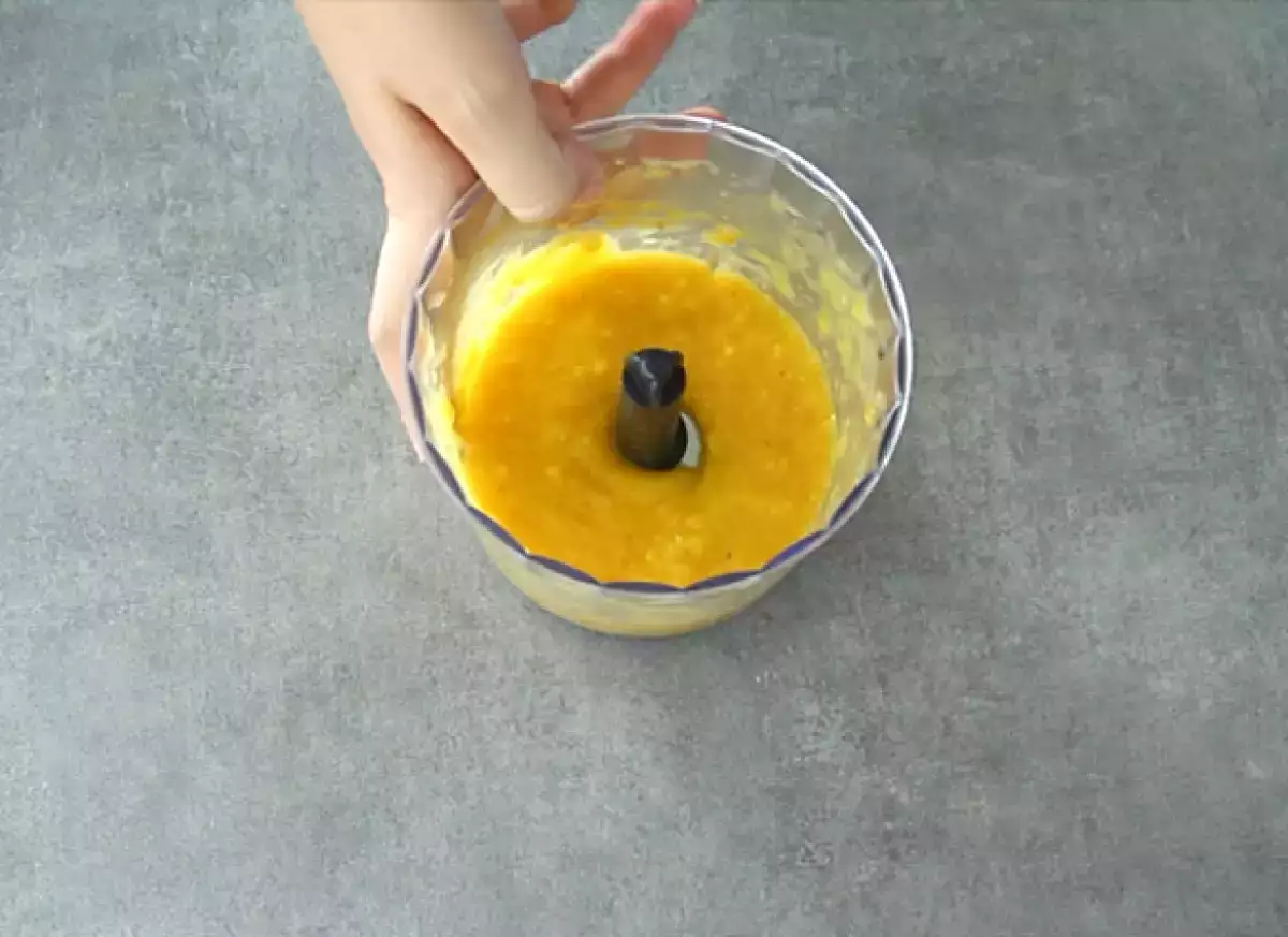 2. Préparer la purée de mangue