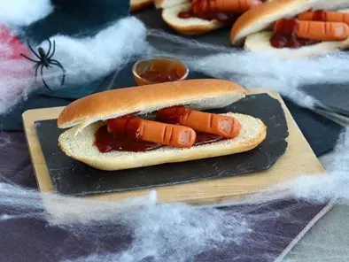 Hot-dogs de doigts pour Halloween