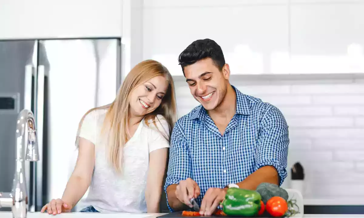 Cuisine sprint : 9 astuces de chef pour préparer un dîner en deux fois moins de temps