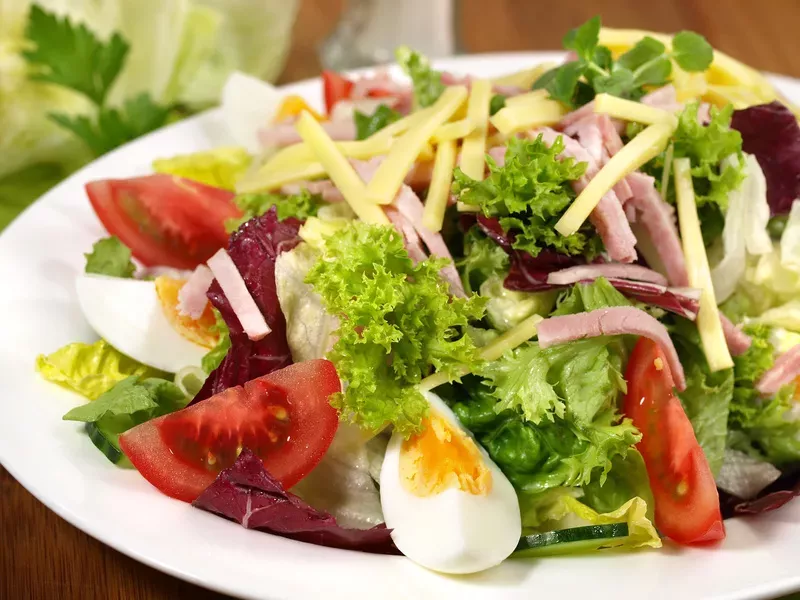 12 recettes de salades anti-gaspillage!