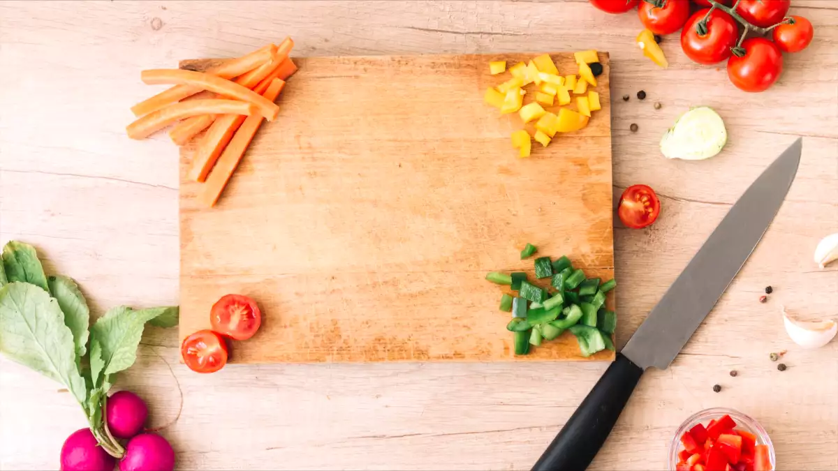 Ce petit mélange au vinaigre qui sauvera n’importe quelle planche à découper