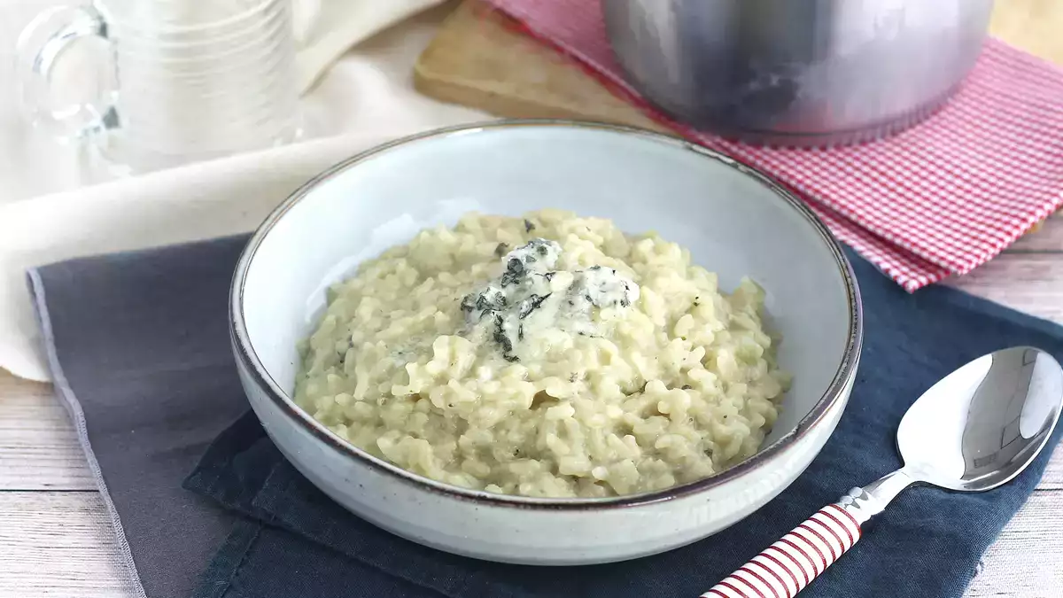 Risotto au roquefort ultra-crémeux : la recette qui va sublimer vos repas de septembre
