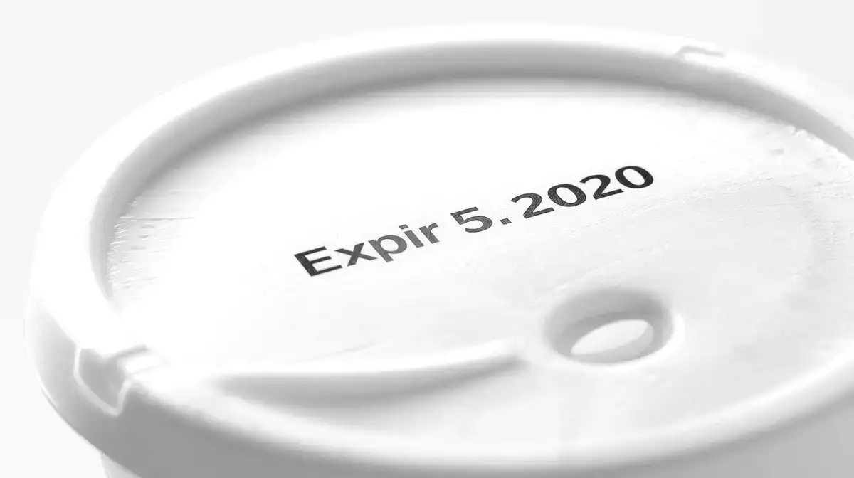Certains produits périmés ne pardonnent pas : découvrez lesquels vous devez bannir à tout prix