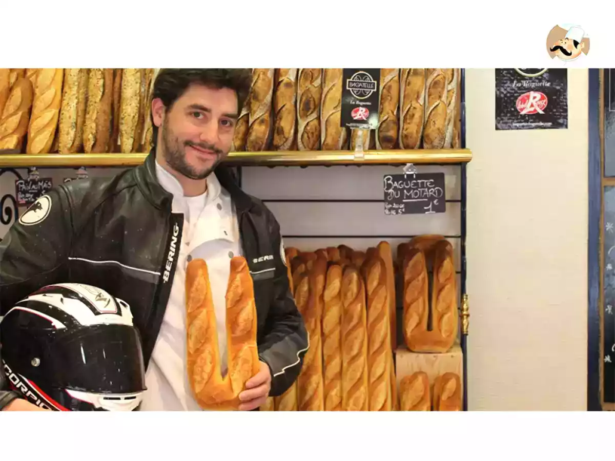 Nouvelle ingéniosité: La baguette du motard!