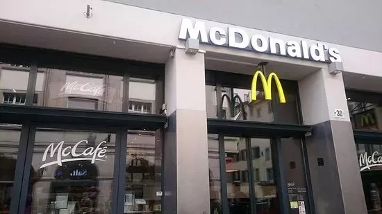 885 commandes de burger au Mcdonald's de Zürich en Suisse