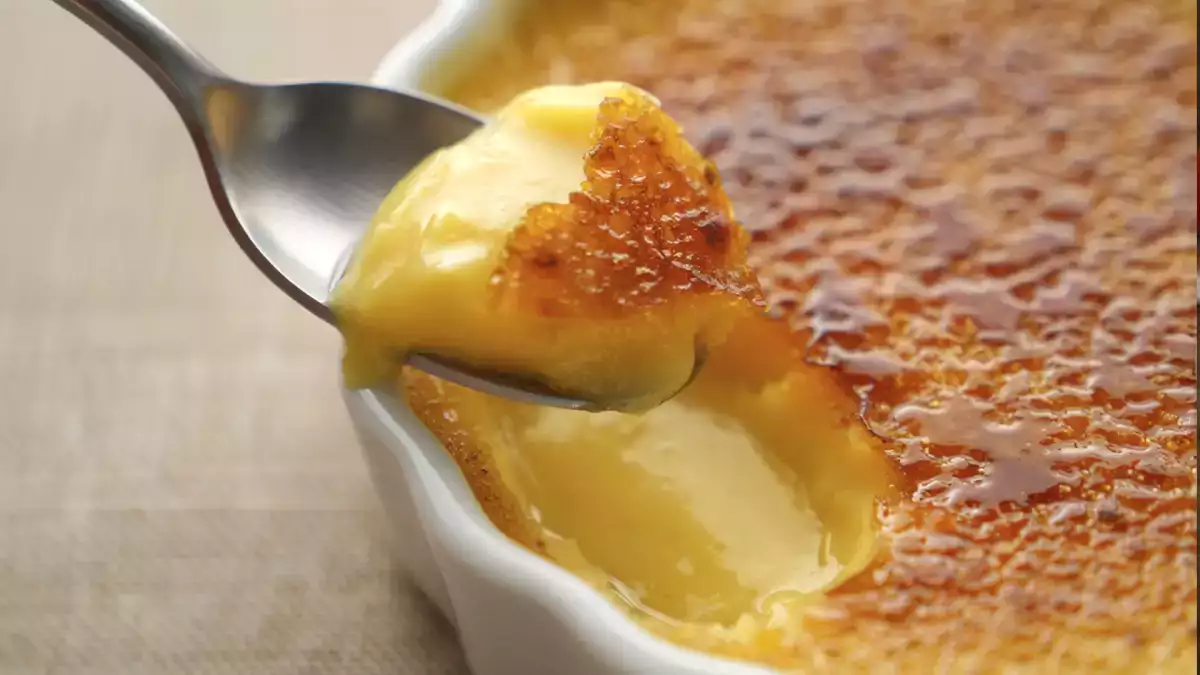 Vous alliez jeter vos jaunes d’œufs ? Voici 11 desserts qui prouvent qu’ils méritent bien mieux