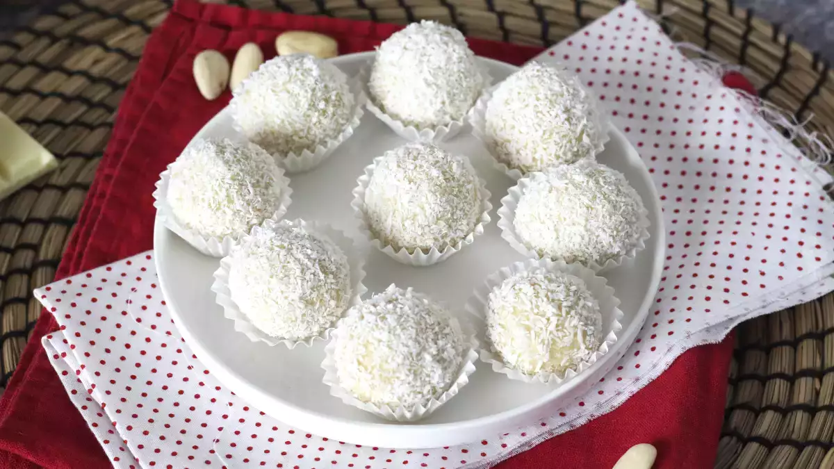 3 gourmandises à la saveur Raffaello qui vont illuminer votre Noël (et vous faire fondre)