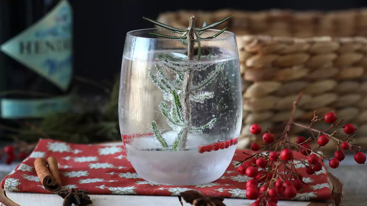 Un cocktail “Sapin Enneigé” pour Noël : la boisson qui fait entrer l’hiver dans le verre