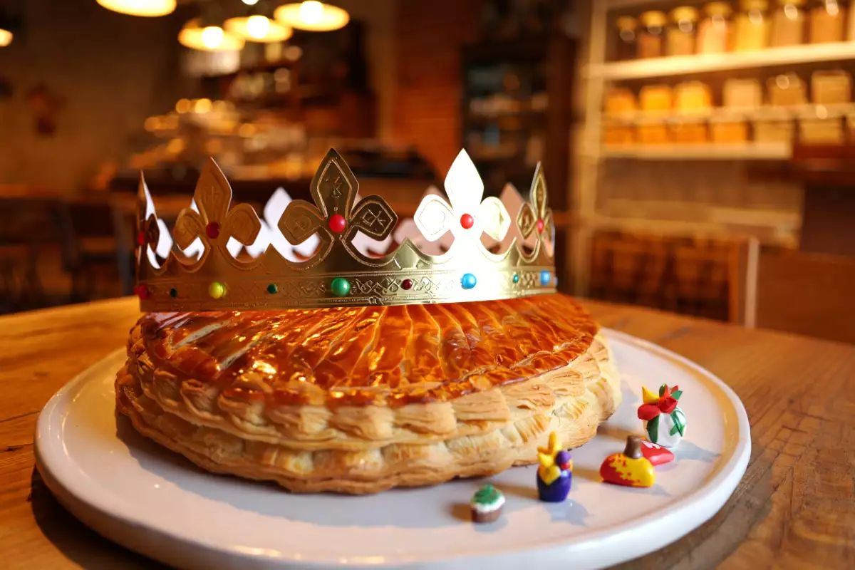 Fève et couronne : d’où viennent ces symboles de l’Épiphanie ?