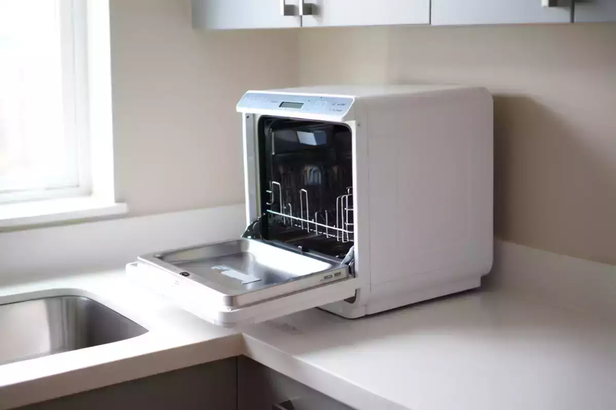 Ce lave-vaisselle mini-format fonctionne sans plomberie : l’innovation Lidl qui soulage les petits foyers