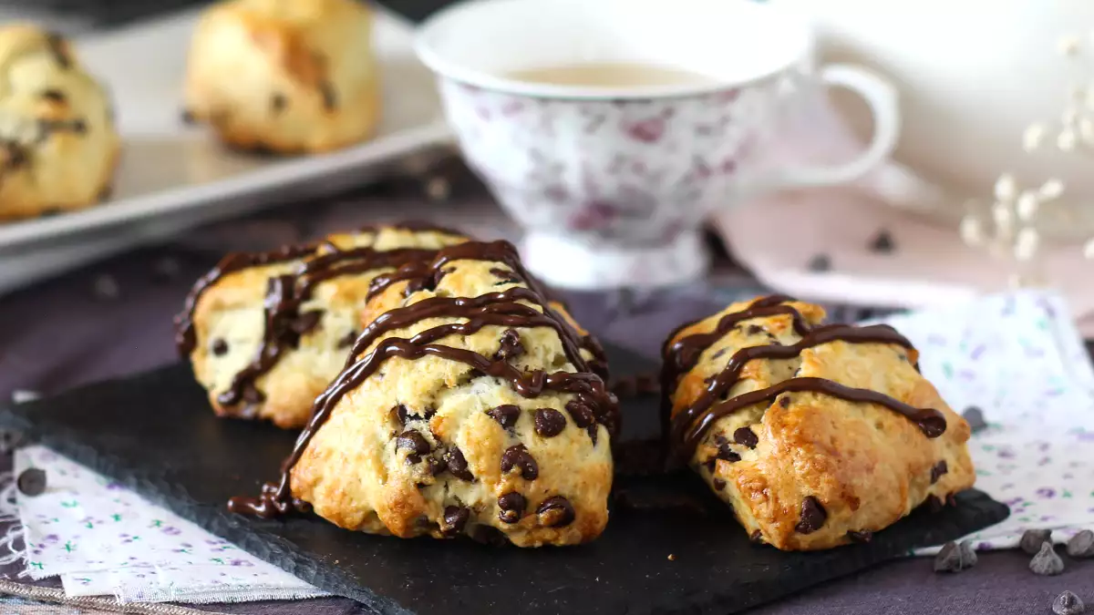 Envie d’un vrai five o’clock tea ? 4 douceurs anglaises à faire à la maison pour voyager sans bouger
