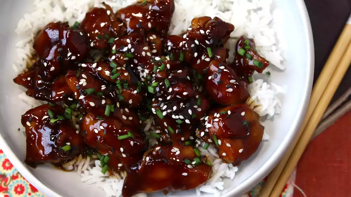 Vous croyez connaître la sauce soja ? Ce qu’elle peut faire dans ces 31 recettes va vous surprendre!