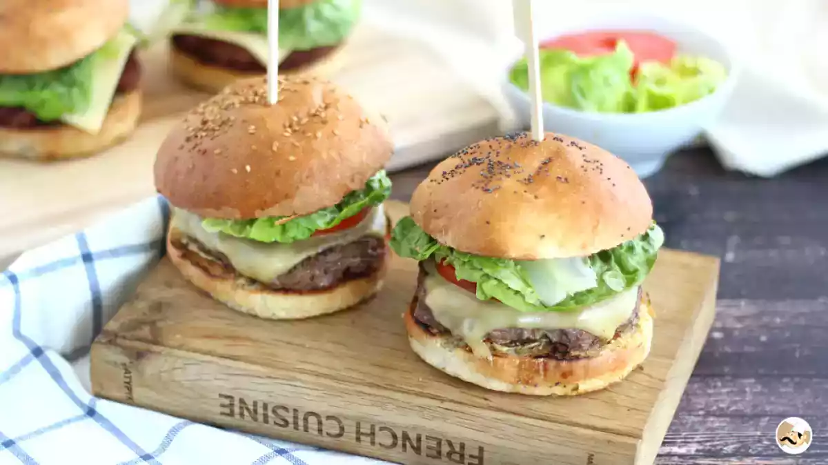 Ces burgers sont 1000 fois meilleurs faits maison!