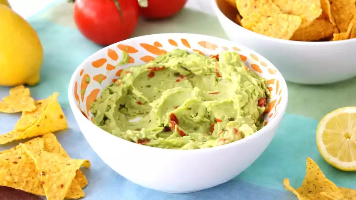 Pourquoi votre guacamole devient marron… et l’astuce qui peut l’empêcher