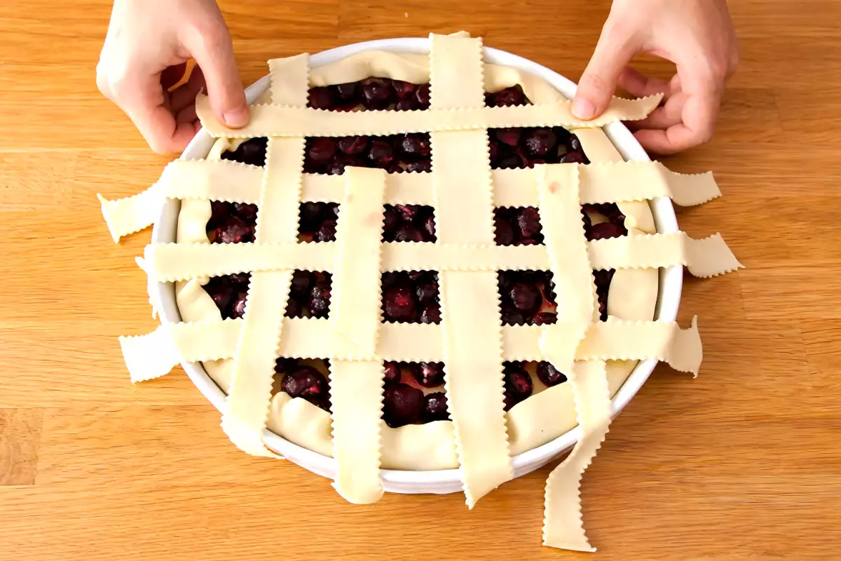 Avec une simple pâte feuilletée, ces 11 pliages changent tout dans vos recettes