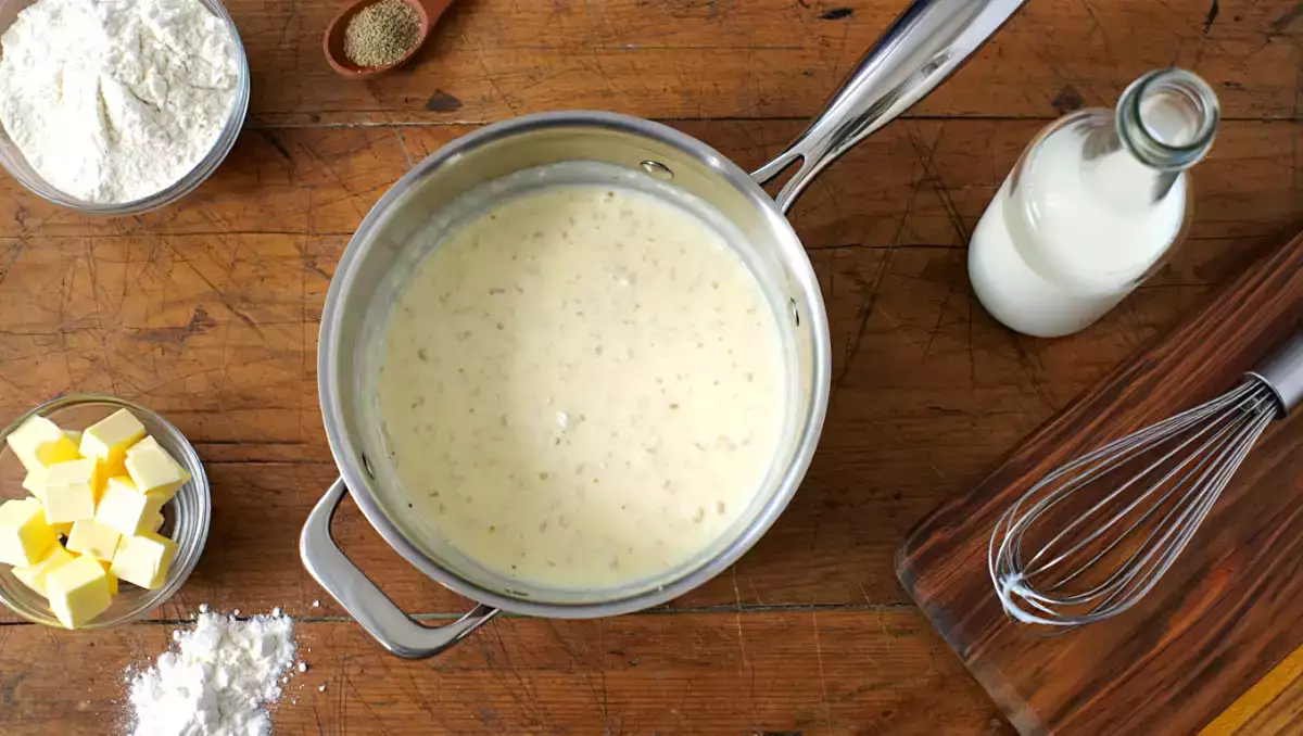 Comment réussir sa béchamel maison à la perfection ? Les secrets d’une sauce lisse, onctueuse et sans grumeaux