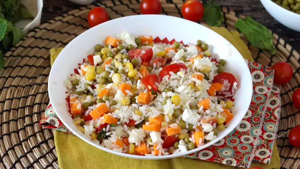 Salades anti-gaspi : comment transformer vos restes en repas gourmands en quelques minutes !