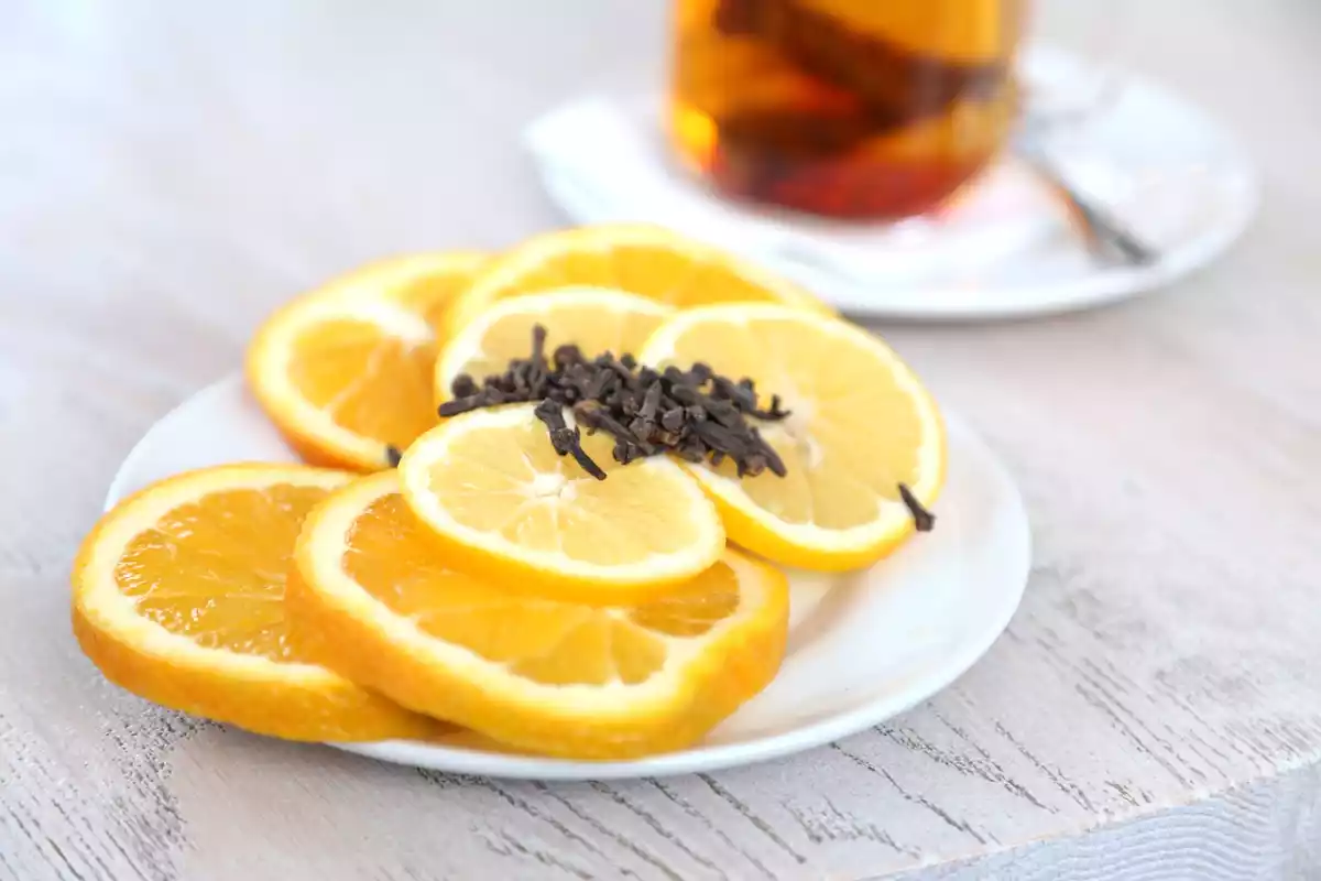 L'astuce ultime pour faire fuir les mouches durant votre repas!