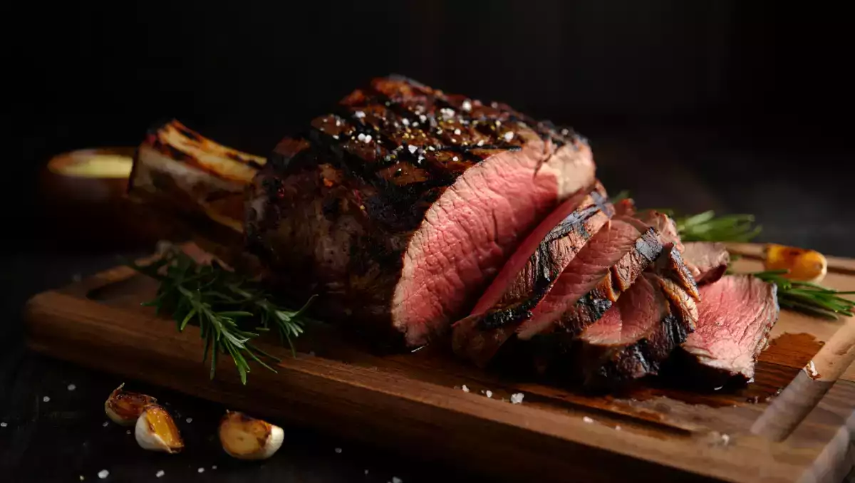 Peut‑on manger de la viande le soir sans nuire au sommeil ? Ce qu'il faut savoir pour éviter les nuits agitées