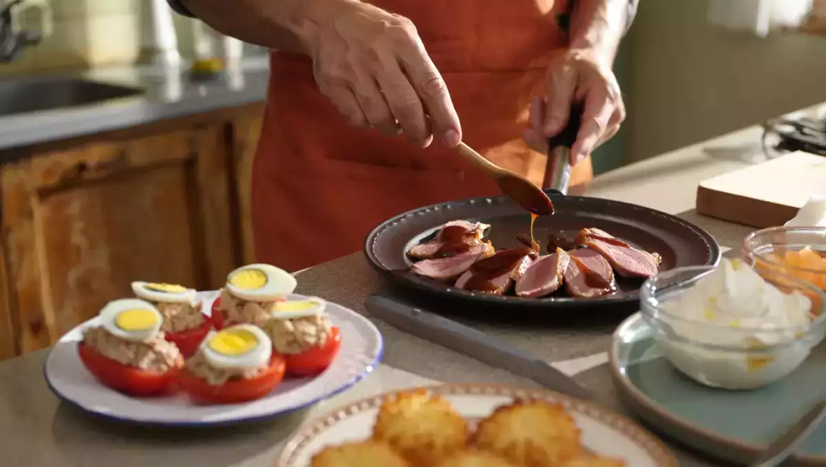 Menu sans gluten, 29 juin : Tomates farcies au thon, aiguillettes de canard et noix de coco