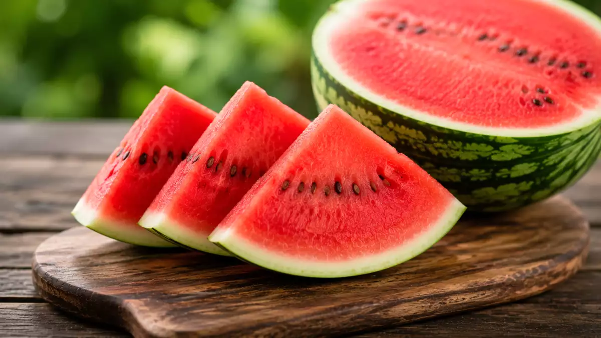 Comment reconnaître une pastèque sucrée sans l'ouvrir : astuces simples pour bien la choisir