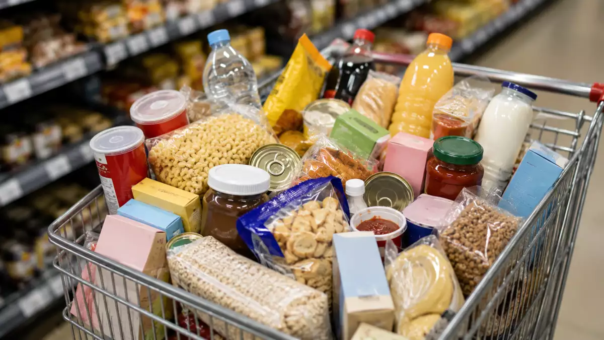 Ces aliments paraissent économiques au supermarché… mais peuvent coûter beaucoup plus cher qu'on ne l'imagine