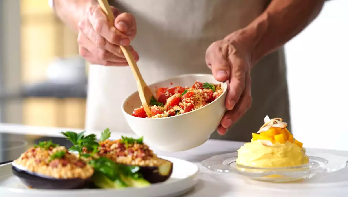 Menu du jour, 28 juillet : Salmorejo, aubergines farcies au thon et mousse à la mangue